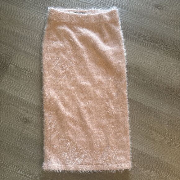 Lulu’s Coveted Curated Collected  Pink Eyelash Fringe Pencil Skirt Size Small - Picture 1 of 4